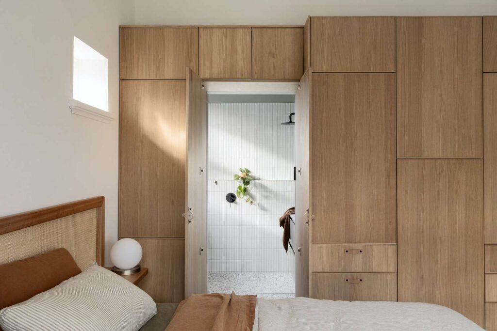HIDE A DOOR IN wardrobe