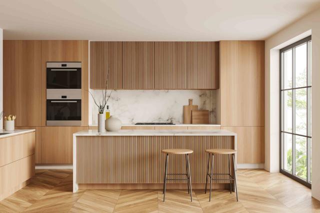 "Harmony of Tradition and Modernity: A Modern Kitchen Featuring Oak Cabinets