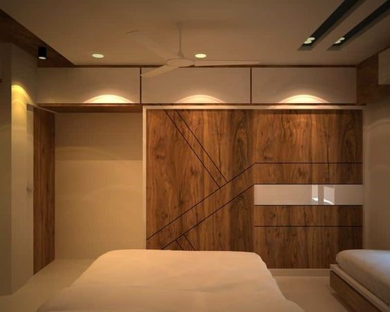 TAKE THE WARDROBE TO THE CEILING