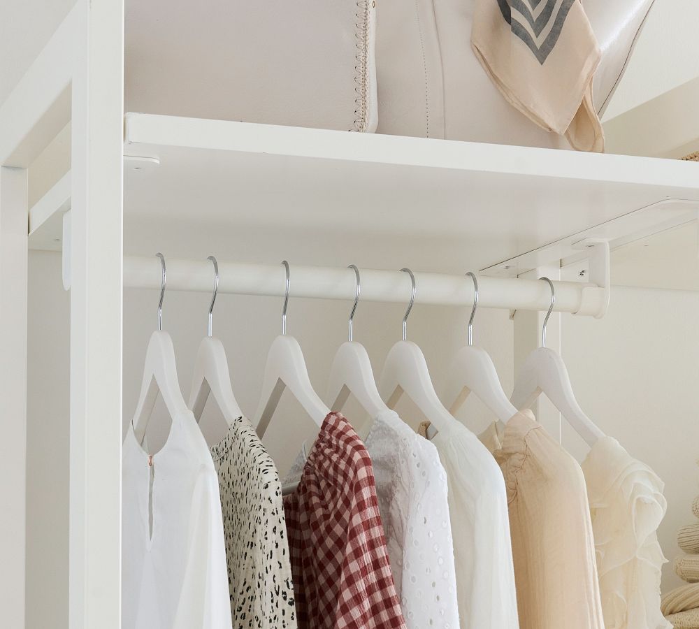 Walk in closet hanger