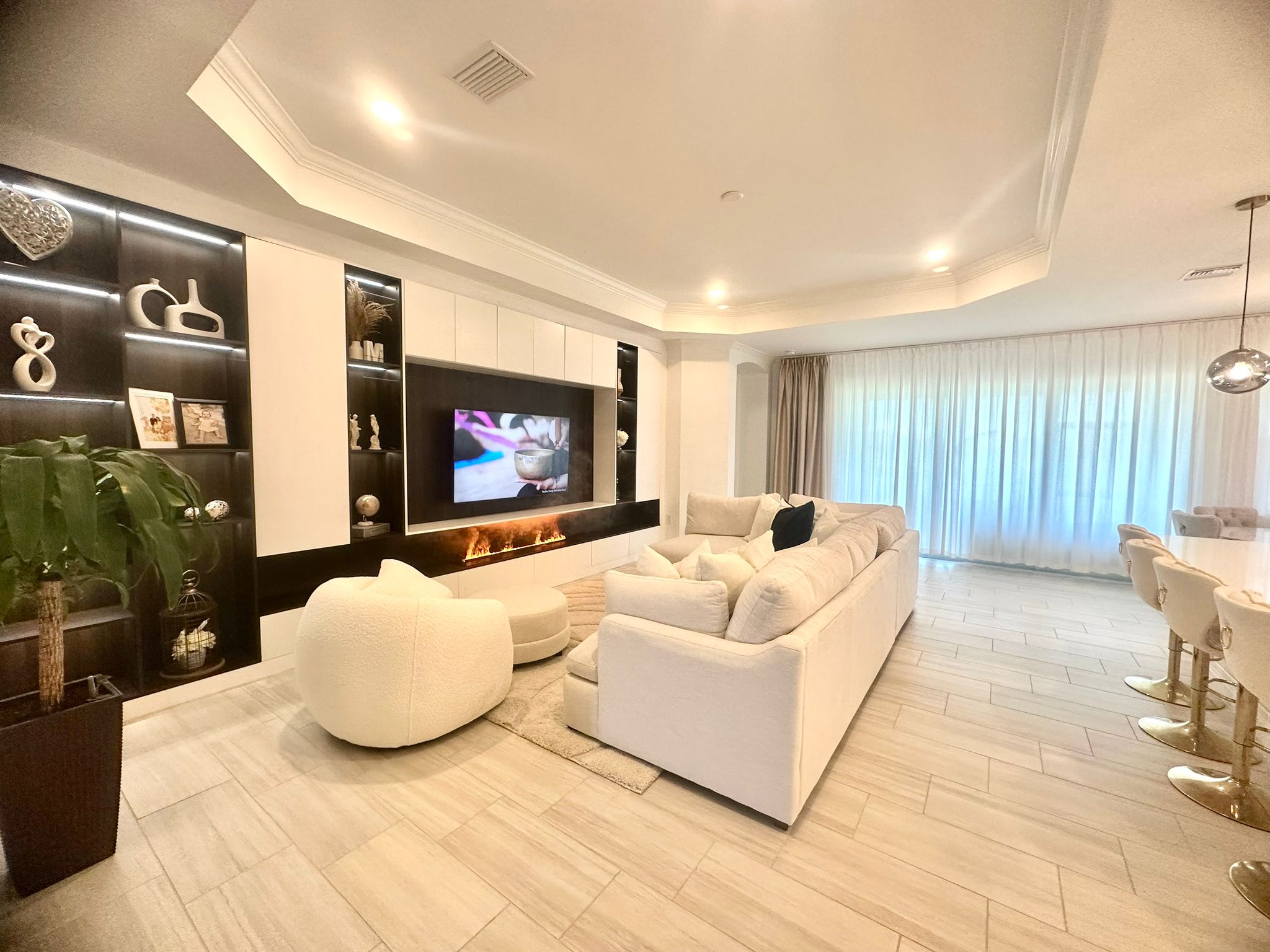America Custom TV Cabinet with Elegant Design