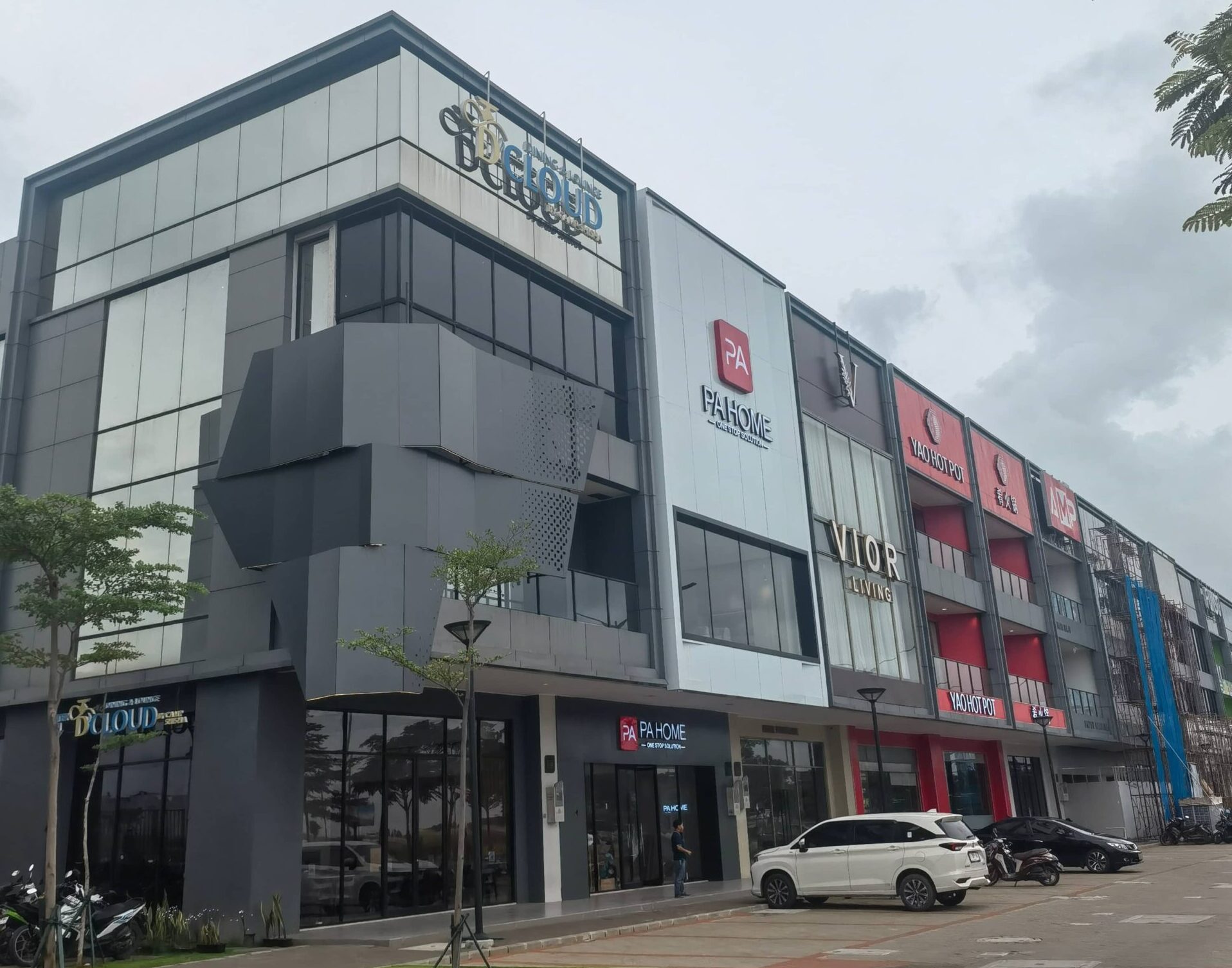 Top 10 Custom Cabinet Companies in Indonesia 2026 2 pahome Indonesia showroom jakarta 2 scaled e1780047494899