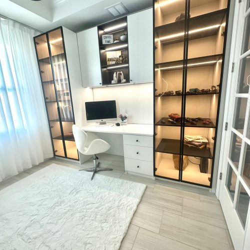 America Custom Bookcase with Modern Design