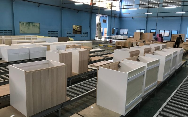 pahome-Indonesia-pabrik Lini produk pra-rakitan di pabrik lemari dapur PA Home di Indonesia