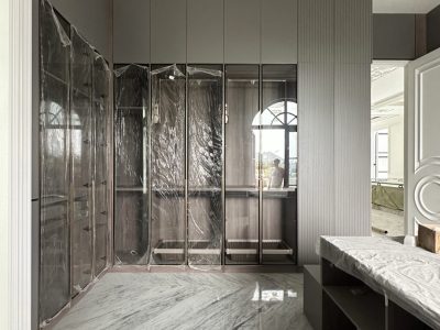 Indonesia Mirrored Room Custom Cabinets 3 Indonesia Mirrored Room Custom Cabinets bedroom wardrobe with glass doors and sophisticated design.