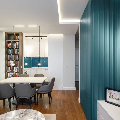 Zemun stan apartment project living room and dining area with modern decor and wall panels.